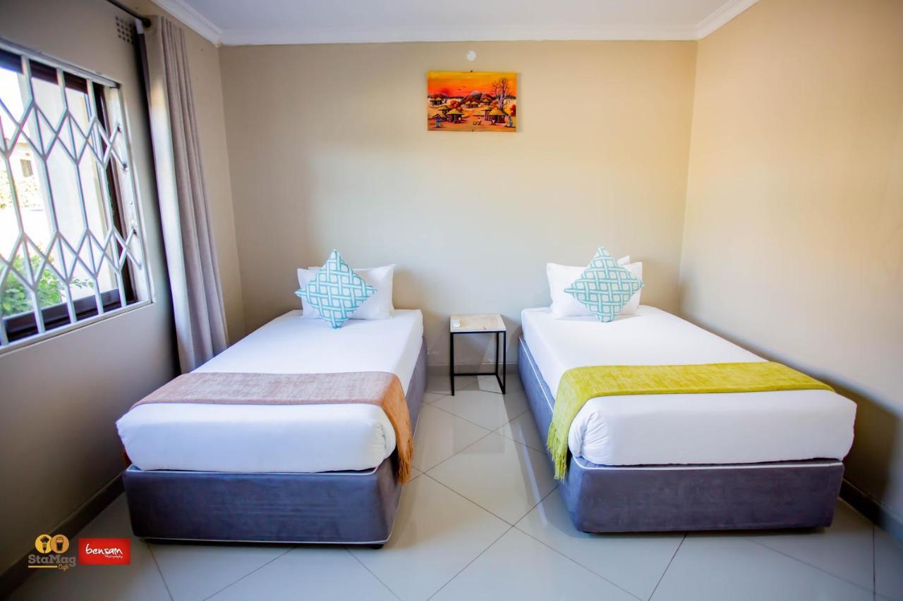 Douglas Lodge & Apartments Лилонгве Екстериор снимка